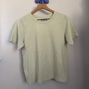 Faherty Medium Sunwashed Short Sleeve Crew T-Shirt Light Green Pastel Organic